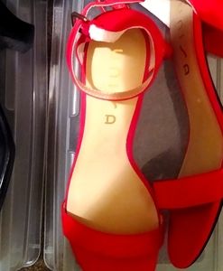 011  Unisa red pumps